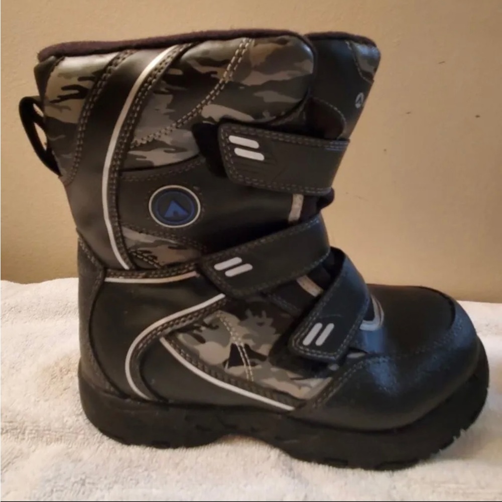 AIRWALK Thermolite Cold Weather Black Winter Snow Boots with Liner.